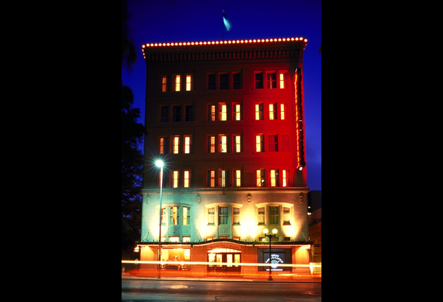 Drury Inn & Suites Riverwalk