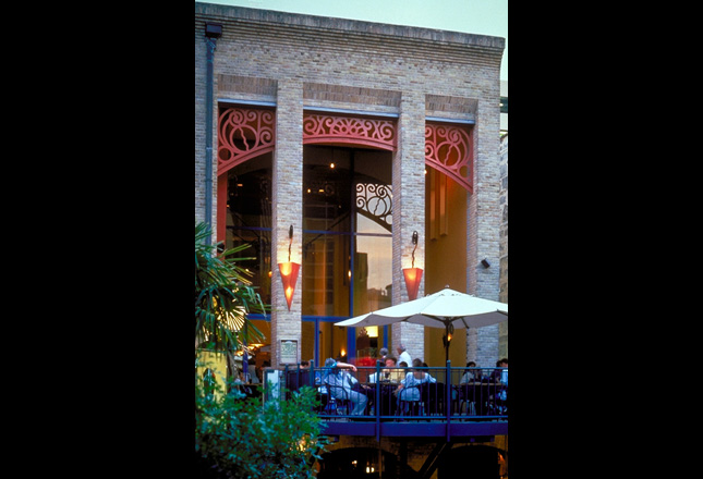 Rio Rio Cantina