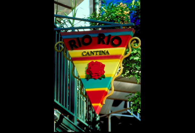 Rio Rio Cantina